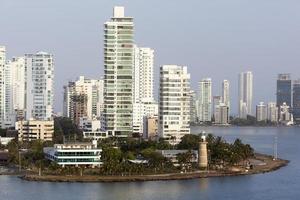 Cartagenas Leuchtturm und Wohn Kreis im das Morgen foto