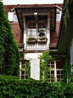 Straßen von schön Basel. das Komfort von ein alt europäisch Stadt foto