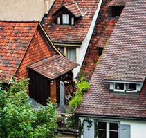 Straßen von schön Basel. das Komfort von ein alt europäisch Stadt foto