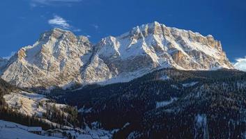 Dolomiten riesige Panoramablick im Winter foto