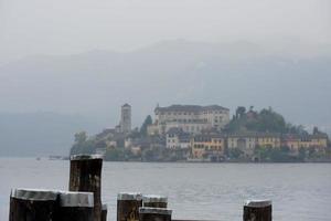 orta See Aussicht foto