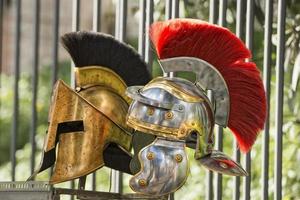 metallisch Gladiator Kupfer und Eisen Helm foto