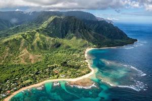 Luftaufnahme der Napali-Küste von Kauai foto