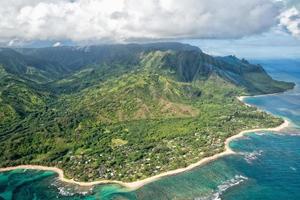 Luftaufnahme der Napali-Küste von Kauai foto