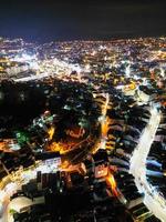 beleuchtet Nacht Aussicht von da lat Stadt, Vietnam ein fesselnd Anzeige von Stadt Beleuchtung gegen das dunkel sternenklar Himmel foto