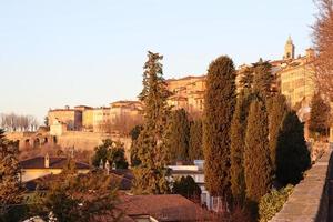 Panorama- Aussicht von das Stadt von Bergamo, Italien Konzept Foto. städtisch architektonisch Fotografie. foto