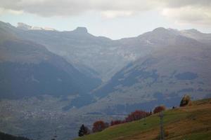 Wandern in den Schweizer Alpen foto