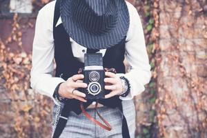 unkenntlich Mann Fotografieren Jahrgang Foto Kamera.