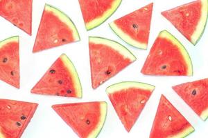 Wassermelonenscheiben auf weißem Hintergrund foto
