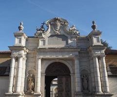 la certosa ehemalige Kloster und wahnsinnig Asyl Eingang Portal im foto