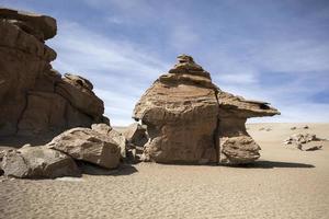 Felsformationen der Dali-Wüste in Bolivien foto