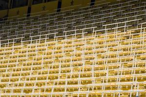 Nahaufnahme Detail der braunen Stadionsitze foto