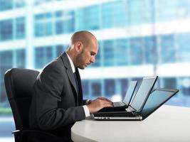 ermüden und Stress im das Büro foto