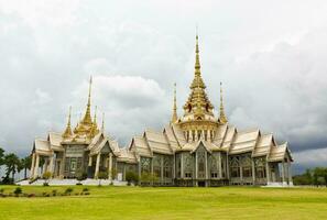 thailändischer alter Tempel foto