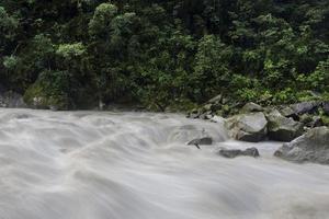 Urubamba Fluss in Peru foto