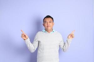 erwachsener asiatischer mann foto