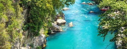 koprucay Fluss Schlucht im koprulu National Park im Truthahn im Antalya, manavgat. Banner foto