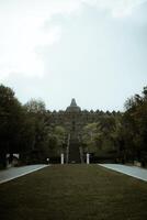 das Schönheit von ein Borobudur Tempel foto