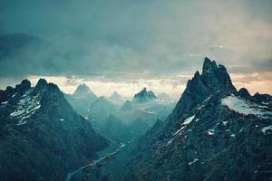 Berg realistisch Landschaft unter wolkig Himmel Illustration foto