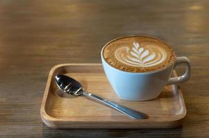 Latte Art in einer Kaffeetasse foto
