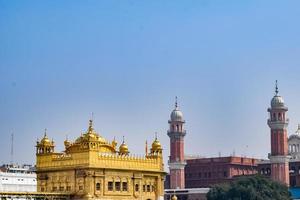 schön Aussicht von golden Tempel Harmandir sahib im Amritsar, Punjab, Indien, berühmt indisch Sikh Wahrzeichen, golden Tempel, das Main Heiligtum von sikhs im Amritsar, Indien foto