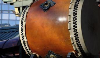 groß traditionell Taiko Trommel beim ein Tempel im Tokio, Japan foto