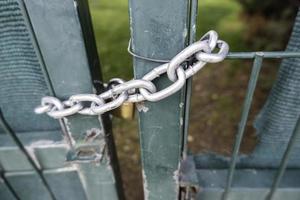 Vorhängeschloss mit ein Kette foto