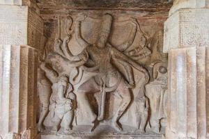 nataraja Skulptur im Ravana padi Höhle Tempel im ailoch foto