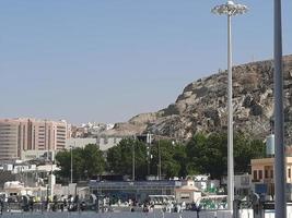 Mekka, Saudi Arabien, jan 2023 - - schön draußen Aussicht von Masjid al haram, Mekka. das Außen von Masjid al-haram ebenfalls hat Ausgezeichnet Anlagen zum Besucher von alle Über das Welt. foto