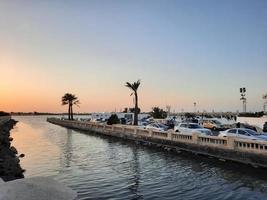 schön Abend und bunt Sonnenuntergang beim Jeddah, Corniche, Saudi Arabien, foto