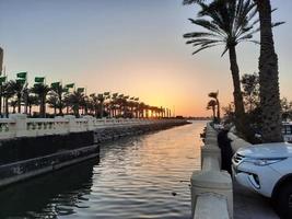 schön Abend und bunt Sonnenuntergang beim Jeddah, Corniche, Saudi Arabien, foto