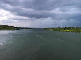 Landschaft, Wolken und Fluss, Borneo Insel foto