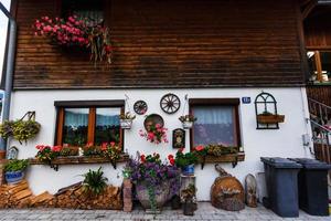 Berg Dorf auf Sommer- Tag foto