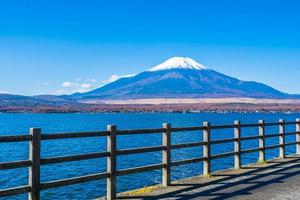 mt. Fuji und See Yamanakako in Japan foto