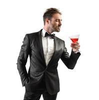 elegant Mann mit Cocktail foto