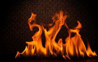 Treibstoff Flamme png Hitze und Achtung von Verbrennung Grill Explosion Gelb Rot Flamme isoliert auf rostig schwarz Stahl Teller Hintergrund