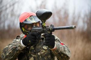 Paintball Sport Spieler tragen schützend Maske foto