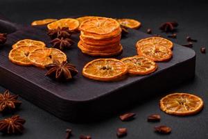 getrocknet runden gestalten Scheiben von hell Orange Farbe Mandarine foto