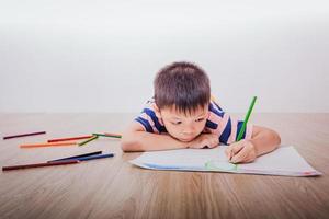 asiatisch Kinder Zeichnung und Gemälde foto