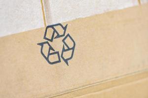 recyceln Konzept - - recyceln Logo auf Paket Paket Karton Box foto