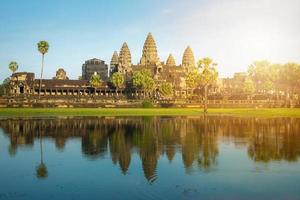 Angkor wat das größten religiös Tempel im das Welt, einer von das die meisten berühmt UNESCO Welt Erbe Websites von siem ernten im Kambodscha. foto