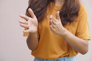 asiatisch Frauen applaudieren bewundern Erfolg foto