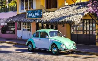 puerto escondido Oaxaca Mexiko 2023 Türkis abgestimmt alt klassisch Jahrgang Auto Autos puerto escondido Mexiko. foto