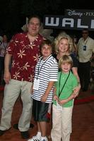 Jeff Garlin Familie ankommen beim das wolrd Premiere von Wall-E beim das griechisch Theater im los Engel ca. im Juni 21 20082008 foto