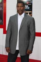 denzel Washington ankommen beim das Premiere von das nehmen von pelham 123 beim das mann Dorf Theater im westwood ca. auf Juni 4 2009 2009 foto