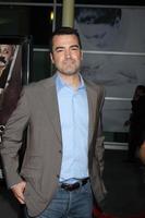 Ron Livingston ankommen beim das Schwesternschaft Reihe Premiere beim das Bogenlicht Theater im los Engel ca. auf September 3 20092009 foto