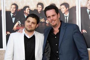 Jerry ferrara Kevin Dillon ankommen beim das Gefolge 6 .. Jahreszeit Premiere beim das von größter Bedeutung Theater auf das von größter Bedeutung Bilder Studio Menge im los Engel caon Juli 9 2009 2008 foto