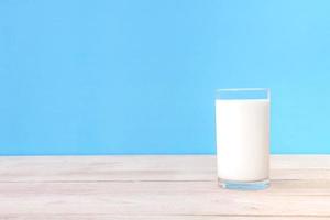 Glas Milch mit Kopierraum foto
