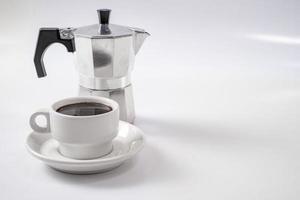 Kaffee auf weißem Hintergrund