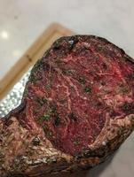 schön trocken alt usda Prime Rippenstück Steak bereit zu Gitter foto